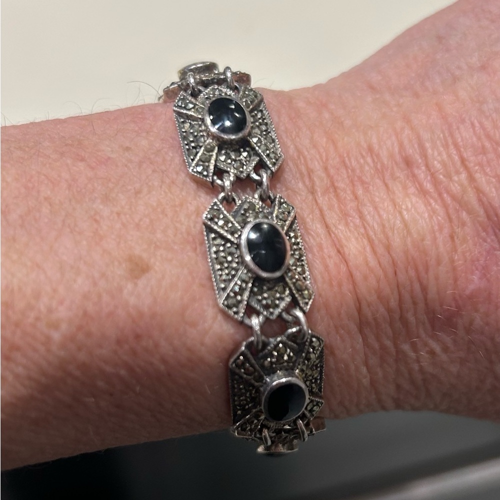 Vintage Art Deco Onyx, Marcasite and Sterling Silver Bracelet - Picture 3 of 11